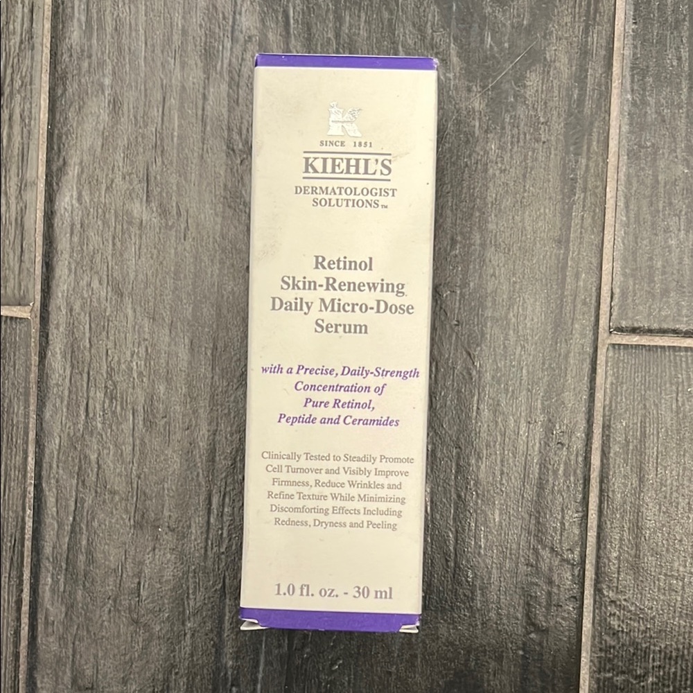 Kiehl's Retinol Skin-Renewing Serum - Purple and White